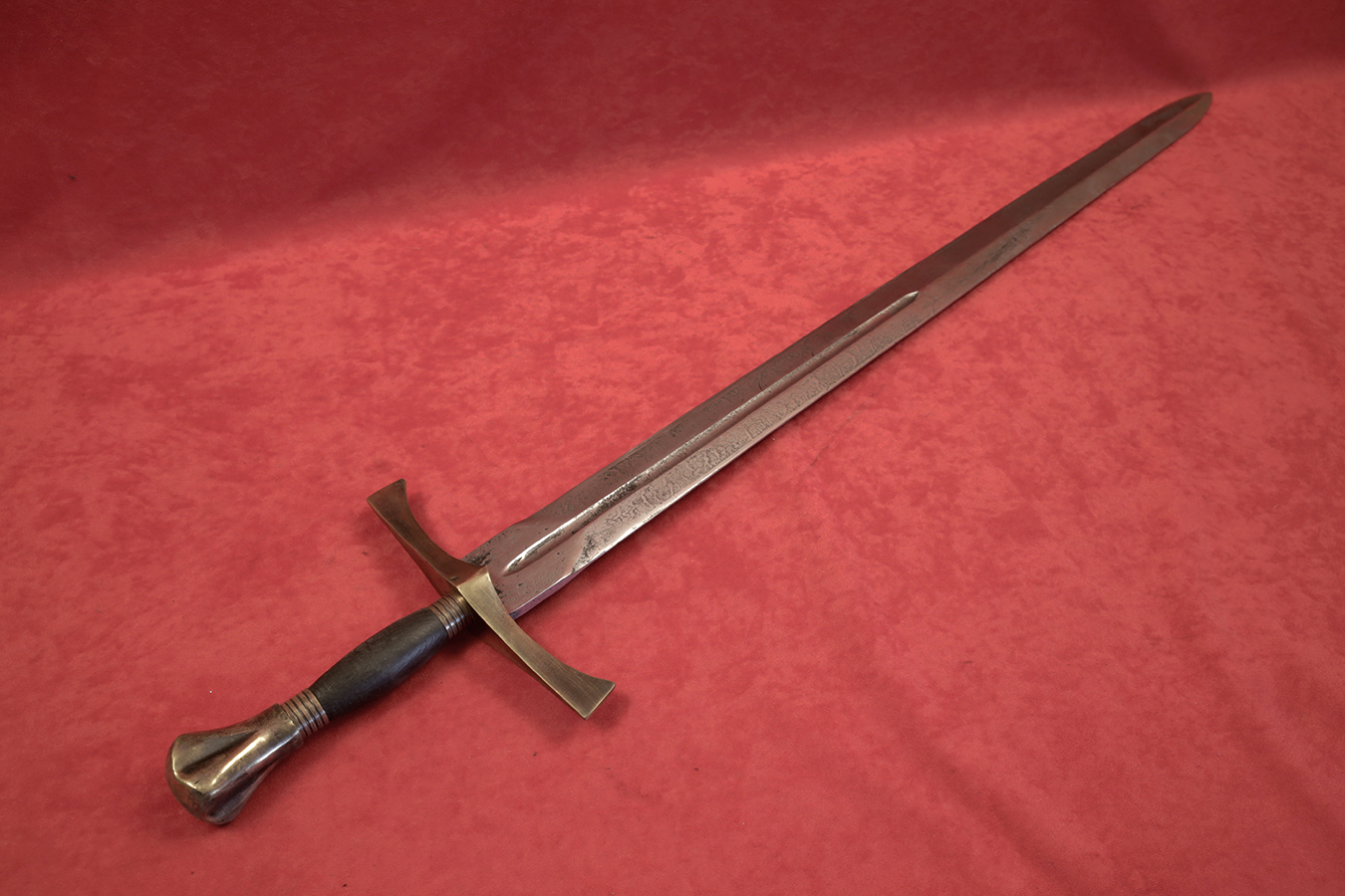 Espada templaria customizable en la web espadasdetoledo com @espadas_toledo
